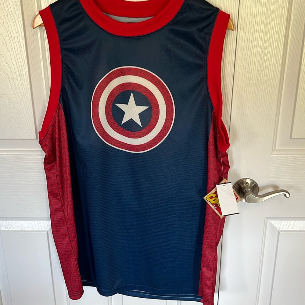 NWT Mens Marvel sleeveless jersey top size Lg.